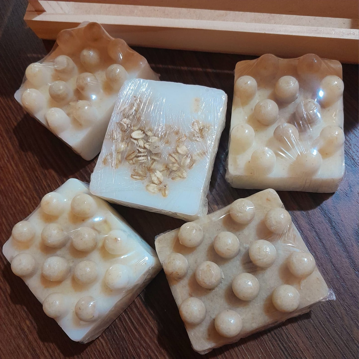 Jabón Exfoliante de Arroz con Avena y Maracuyá